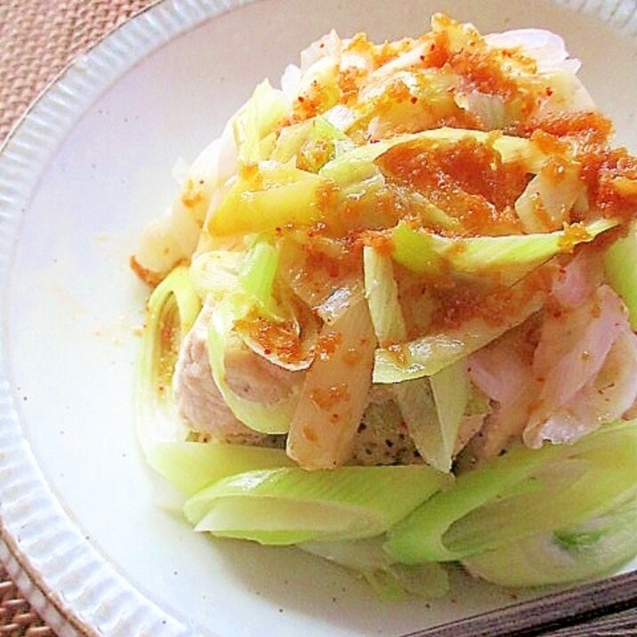 簡単!鷄むね肉と長ネギのレンジ蒸し中華風たれがけ